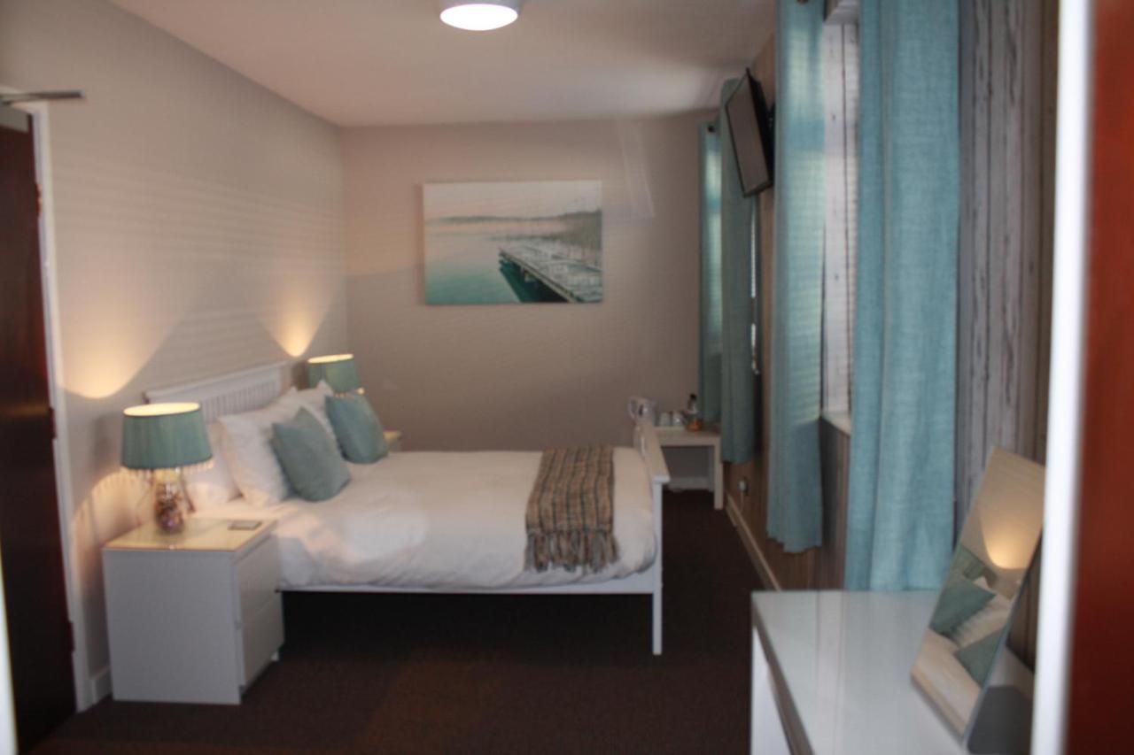 By The Seaside Hotel Blackpool Room photo